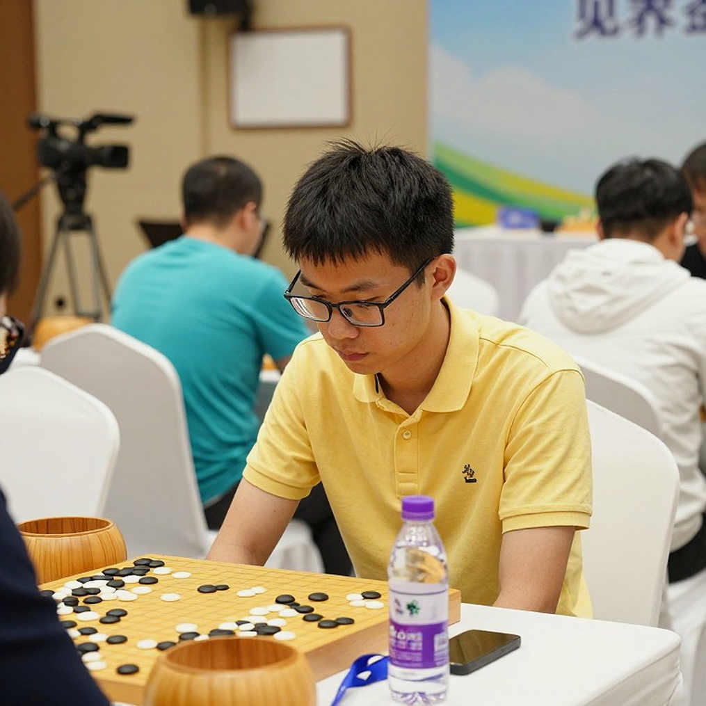 ChessBase Magazine #225: कवर का वादा, पन्नों का सन्नाटा — और शतरंज की व्याख्या-अर्थव्यवस्था